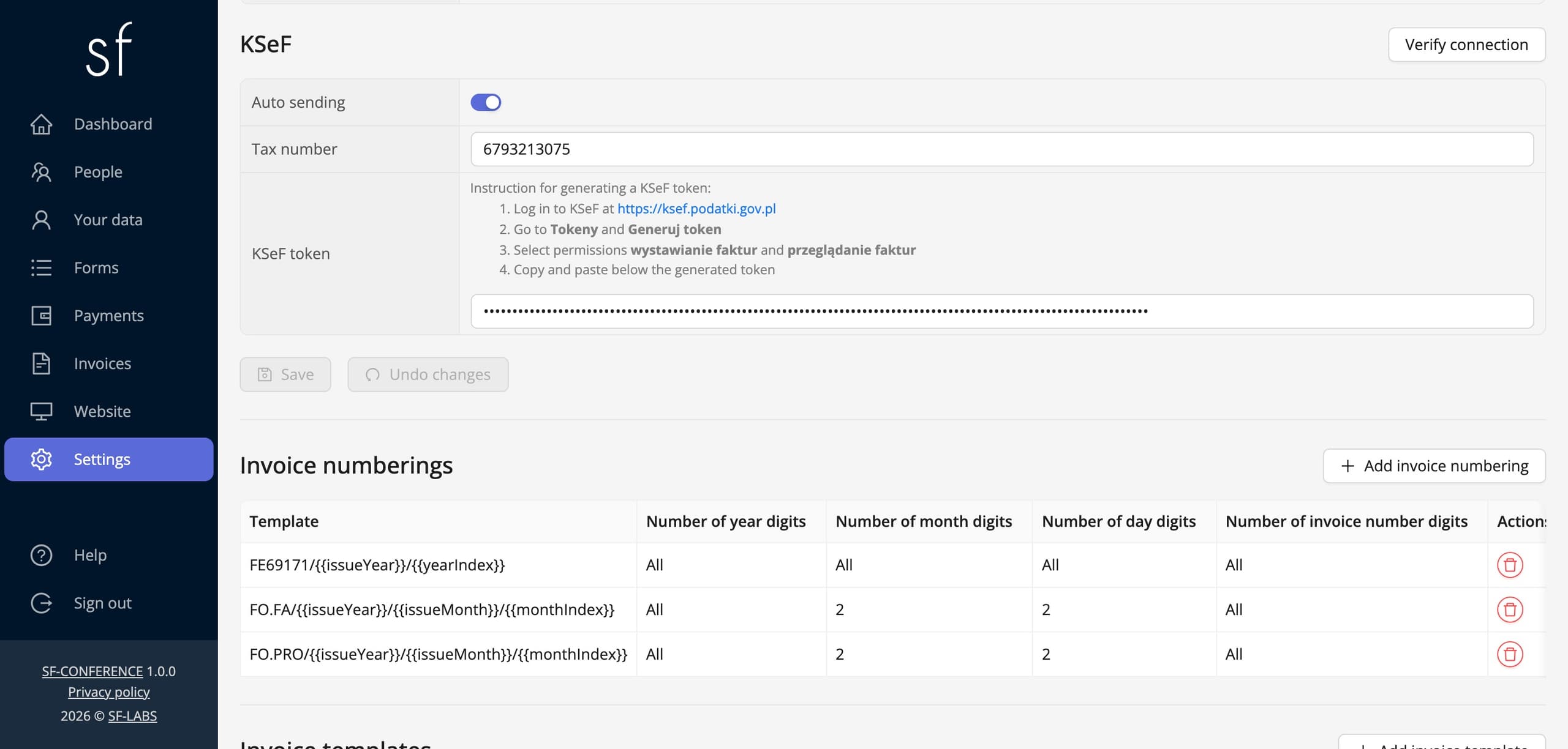 The KSeF section of the invoice settings: auto sending, tax number and token (fictional data)